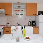 Apartament With Parking Space - 16543 Vodice