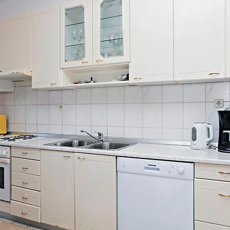 With Parking Space - 16543 Apartamento Vodice