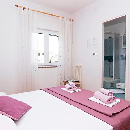 Apartment With A Parking Space - 16543 Vodice