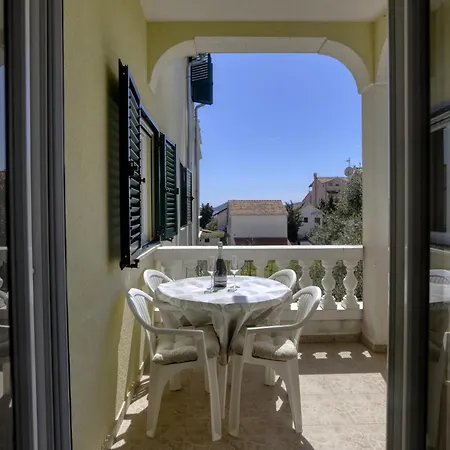Apartment With A Parking Space - 16543 Vodice