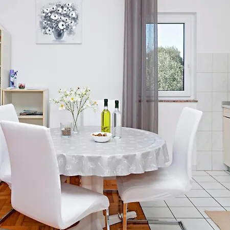 Apartment With A Parking Space - 16543 Vodice
