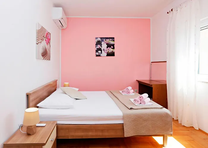 With Parking Space - 16543 Vodice